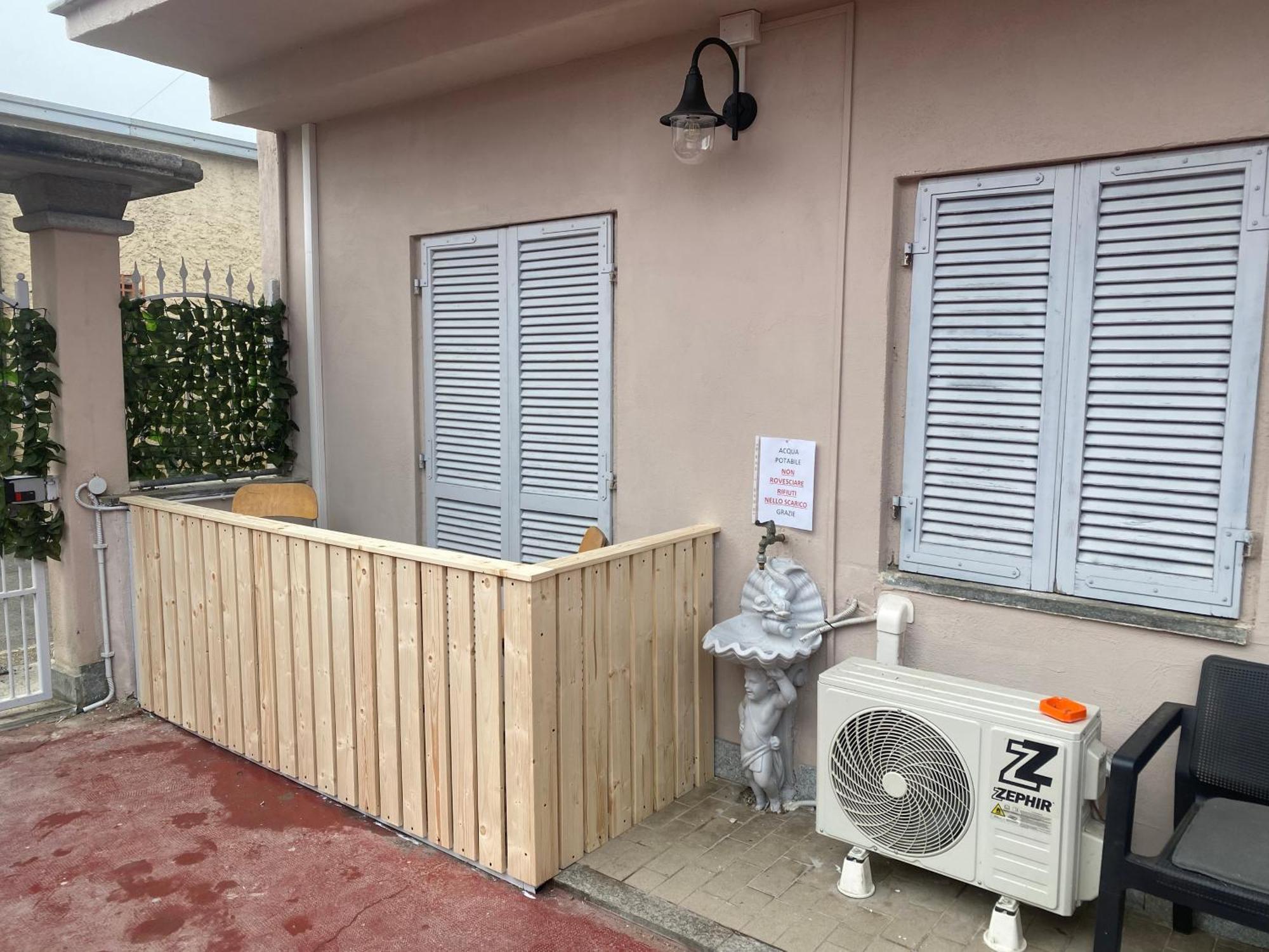 La Casa Di Cate & Adry Bed and Breakfast Envie Εξωτερικό φωτογραφία