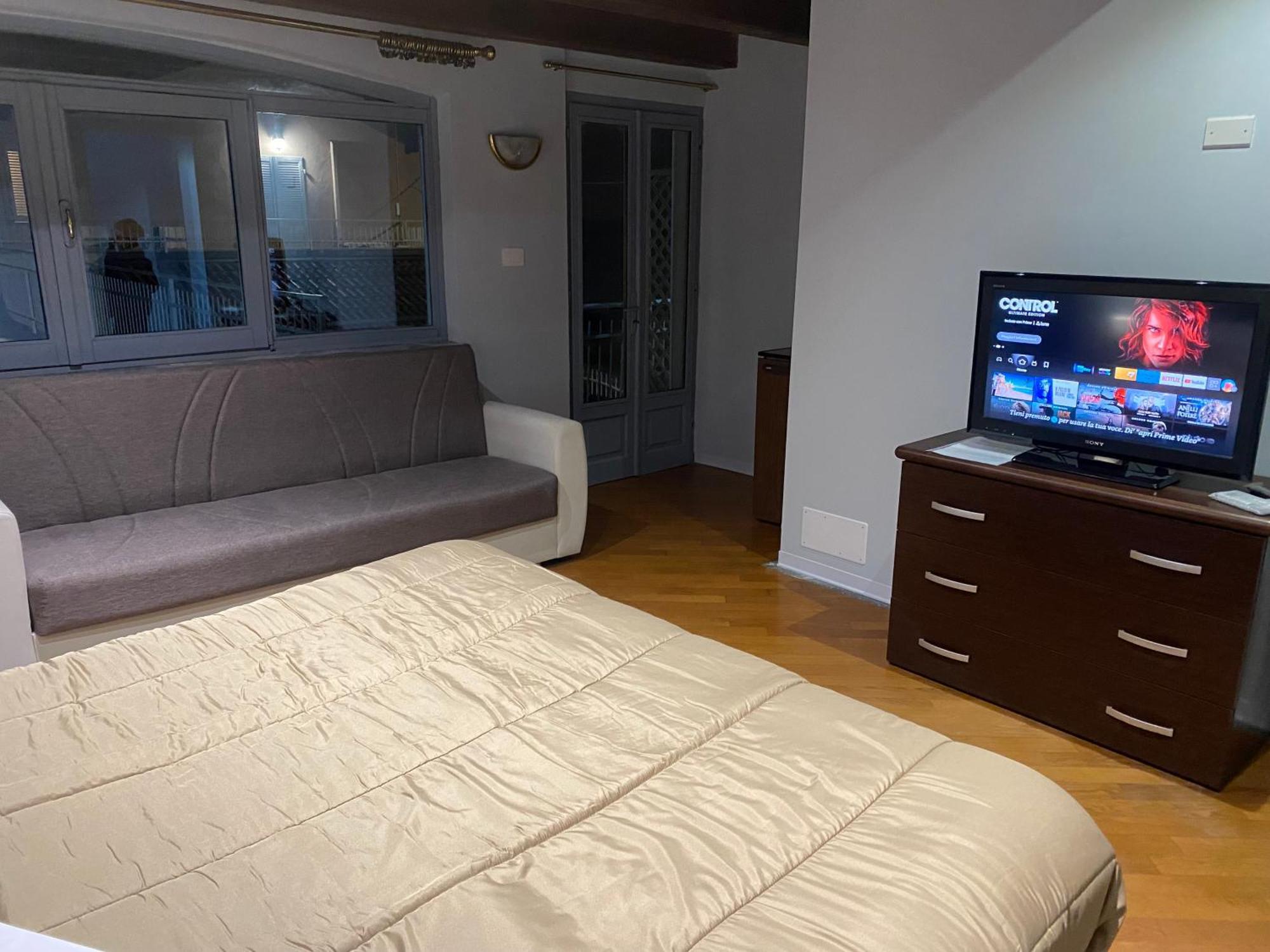 La Casa Di Cate & Adry Bed and Breakfast Envie Εξωτερικό φωτογραφία