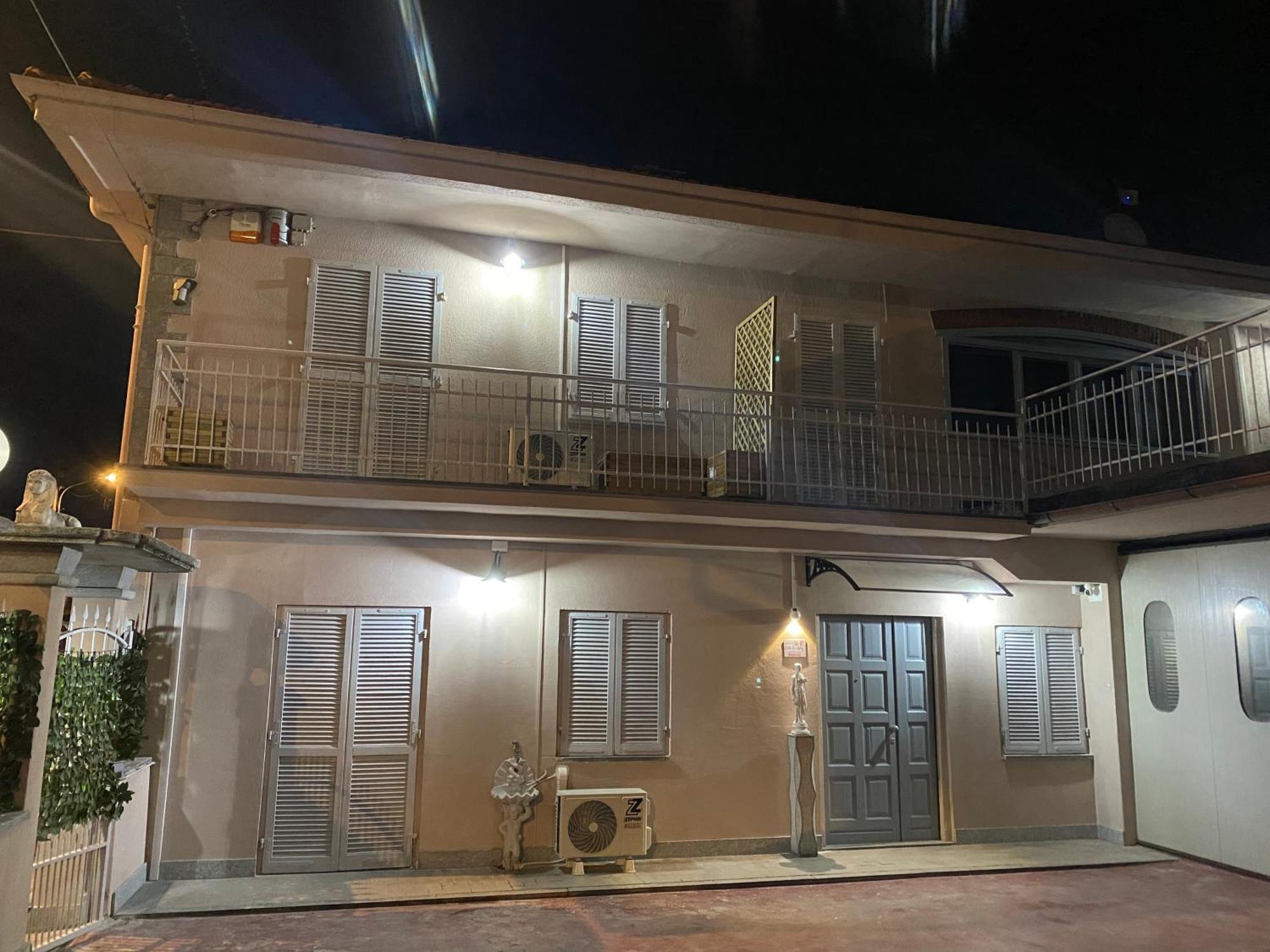 La Casa Di Cate & Adry Bed and Breakfast Envie Εξωτερικό φωτογραφία