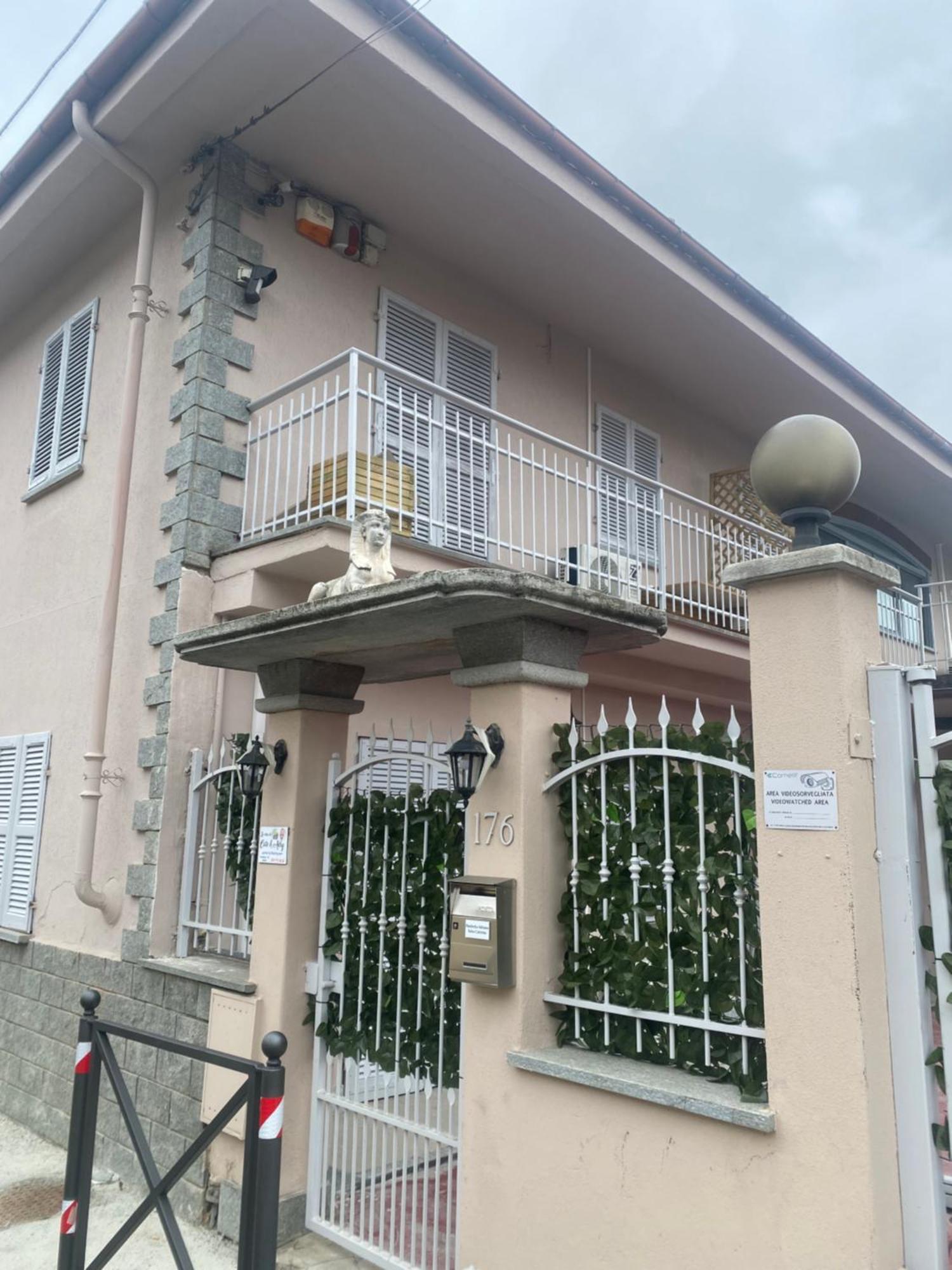 La Casa Di Cate & Adry Bed and Breakfast Envie Εξωτερικό φωτογραφία