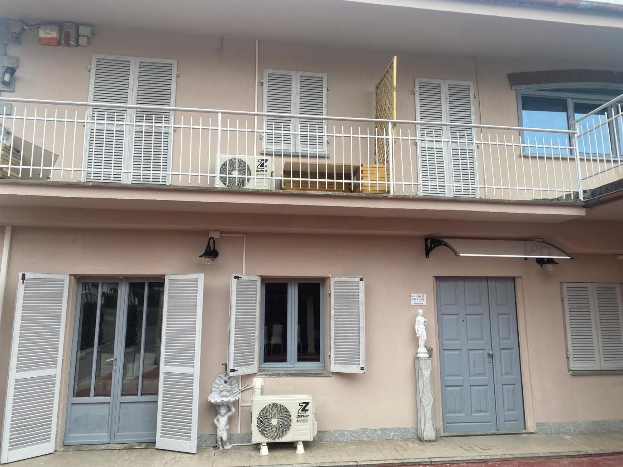 La Casa Di Cate & Adry Bed and Breakfast Envie Εξωτερικό φωτογραφία