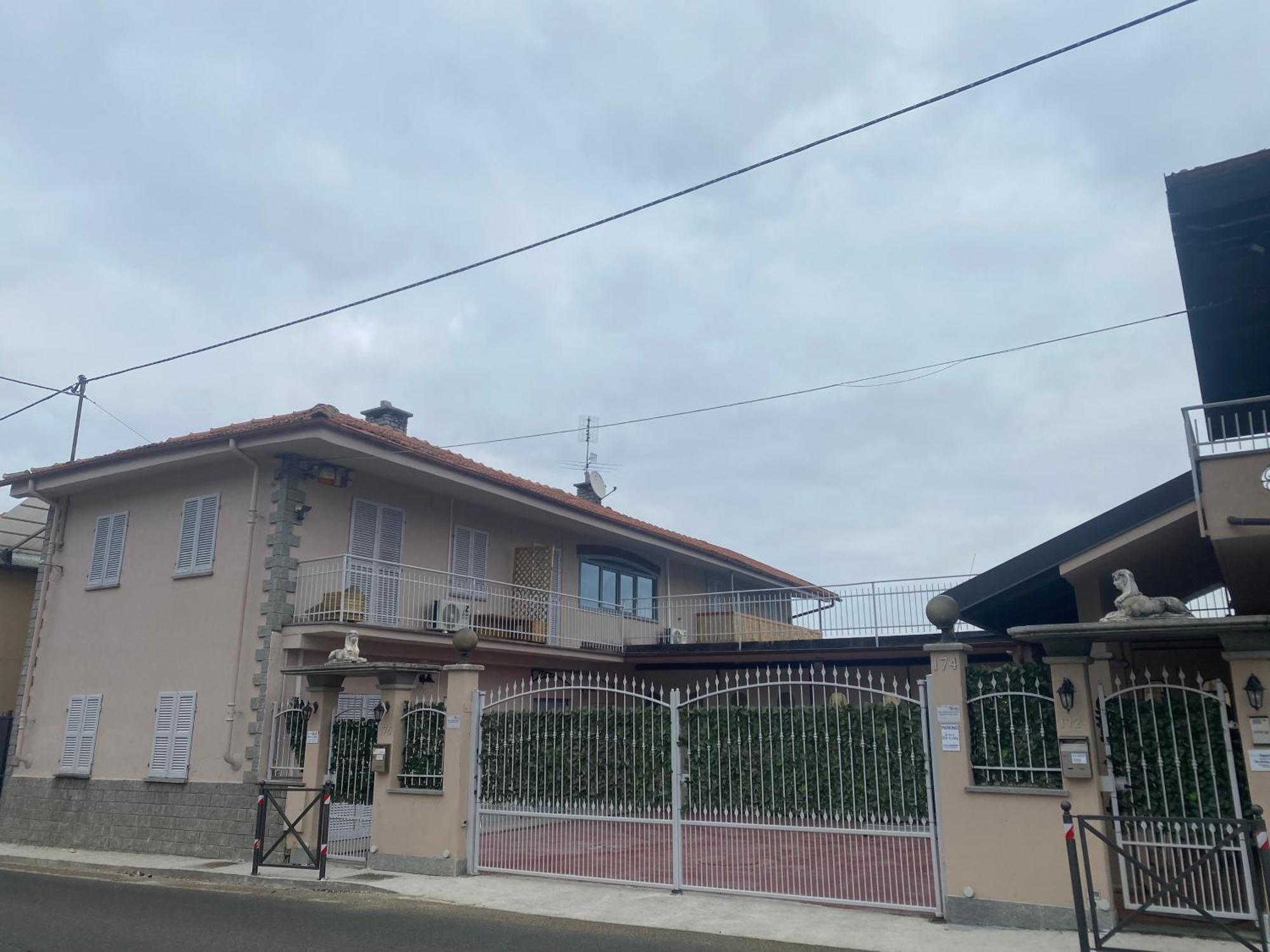 La Casa Di Cate & Adry Bed and Breakfast Envie Εξωτερικό φωτογραφία
